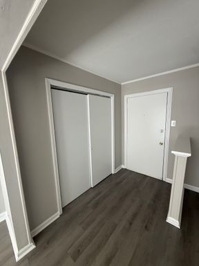 Section 8 Approved! 1 Bedroom, 1 Bathroom close to public transportation in the Heart of Lexington. Application Fee Refunded after move in! – photo 1