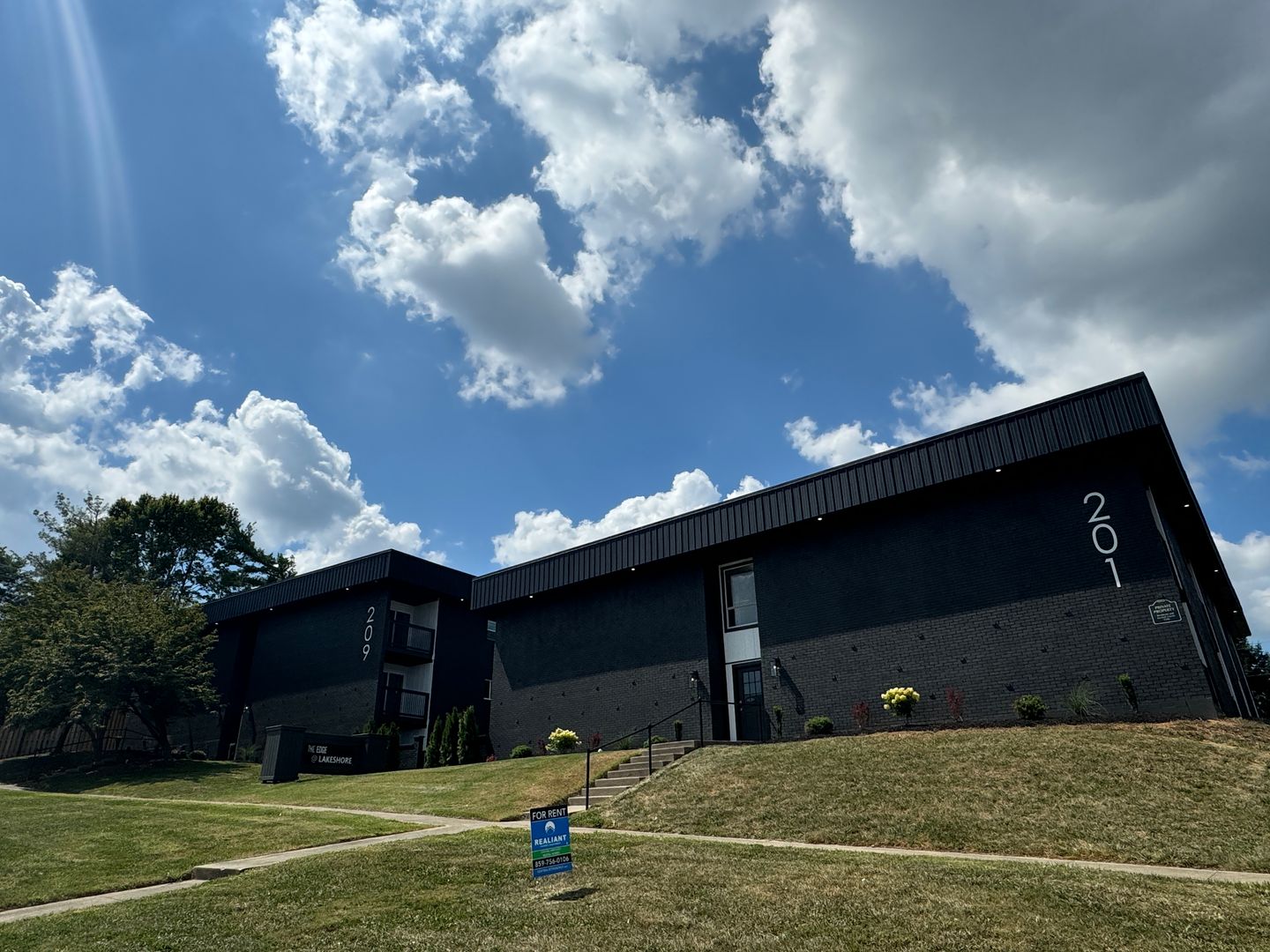 Lexington Apartment: 201 Lakeshore Dr #5