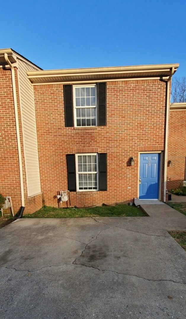 Nicholasville Townhome: 112 Floyd Ct.