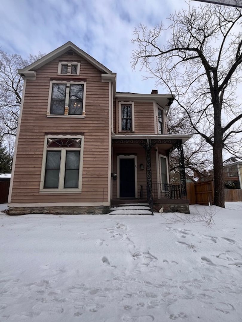 Lexington Apartment: 711 W Maxwell Street