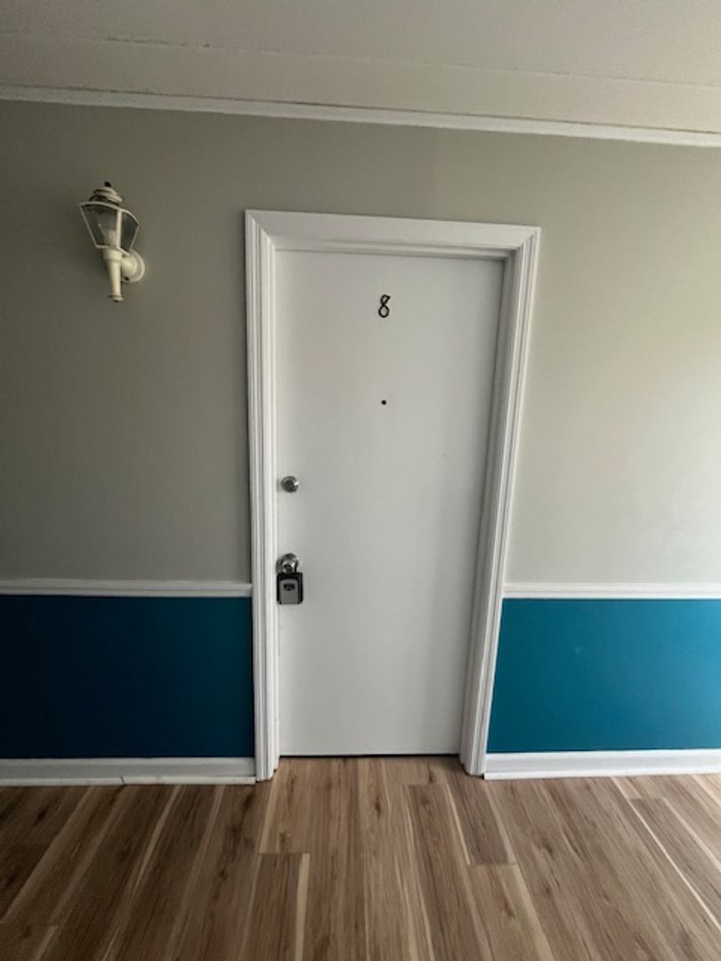 Lexington Apartment: 1606 Alexandria Drive