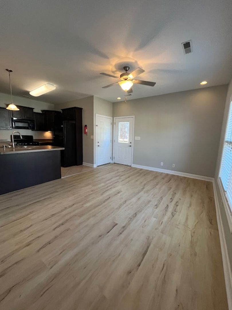 Lexington Condo: 434 N. Martin Luther King Blvd # 201