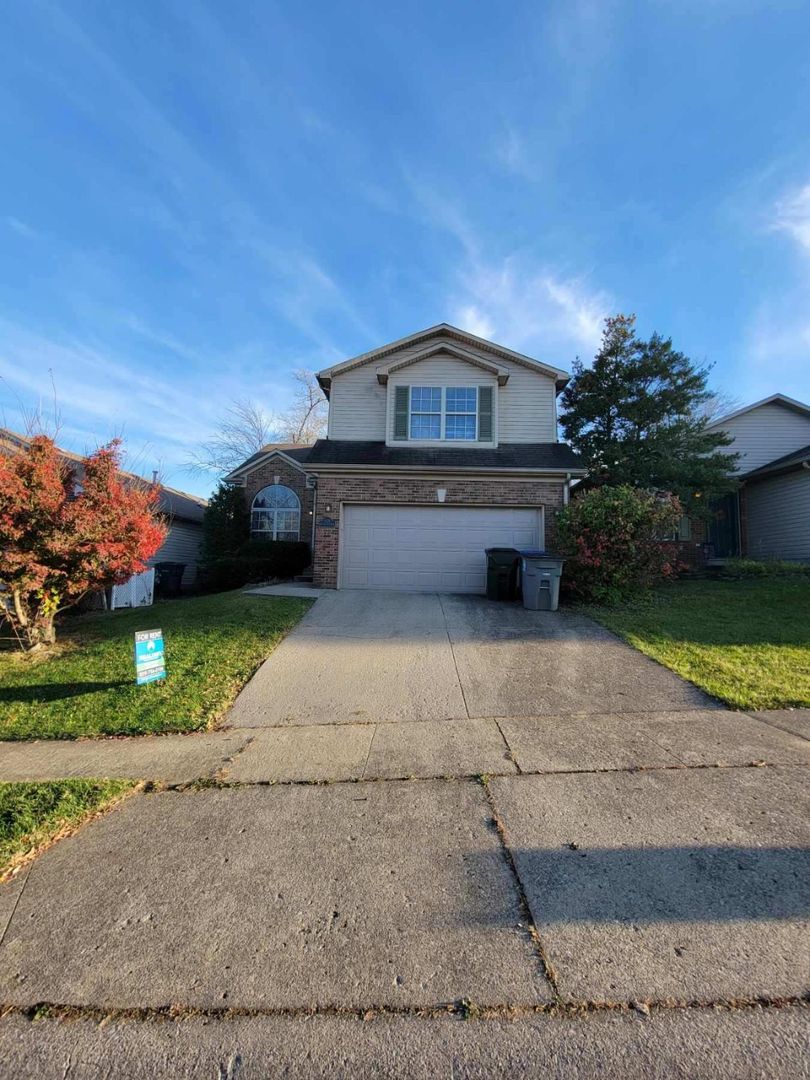 Lexington House: 648 Hugging Bear Lane