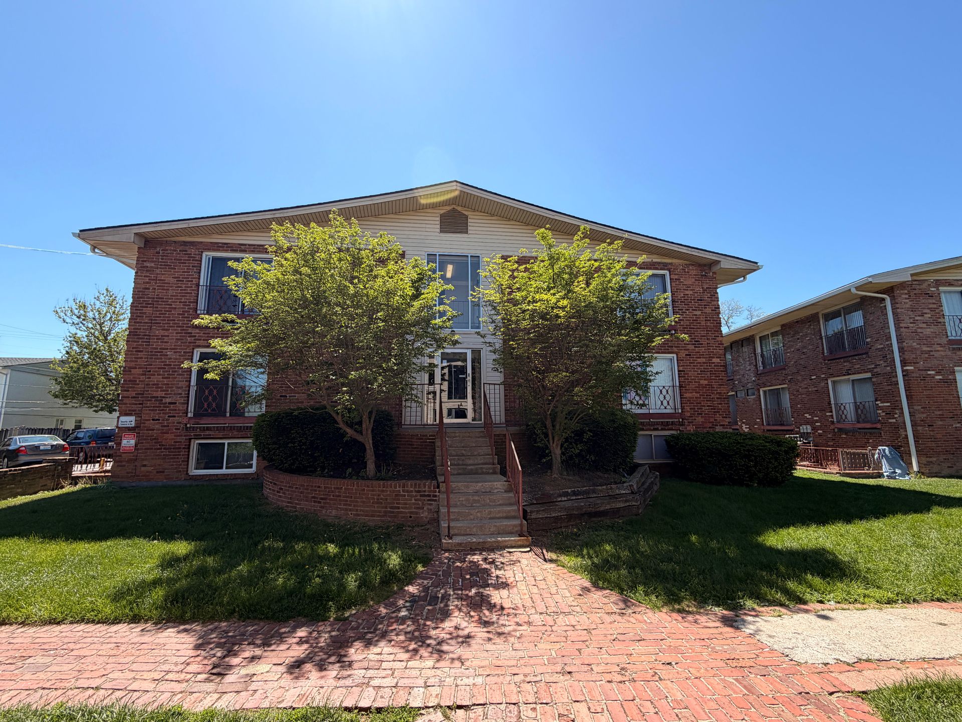 Lexington Apartment: 1708 Jennifer Road