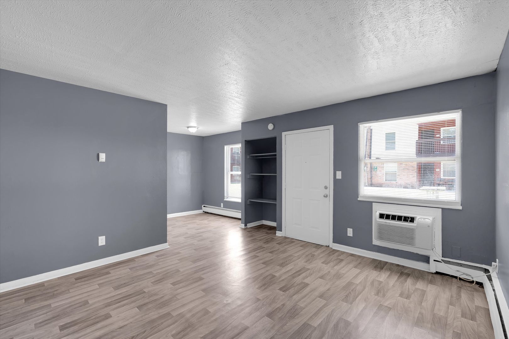 Louisville Apartment: 421 Poplar Level Court - 409