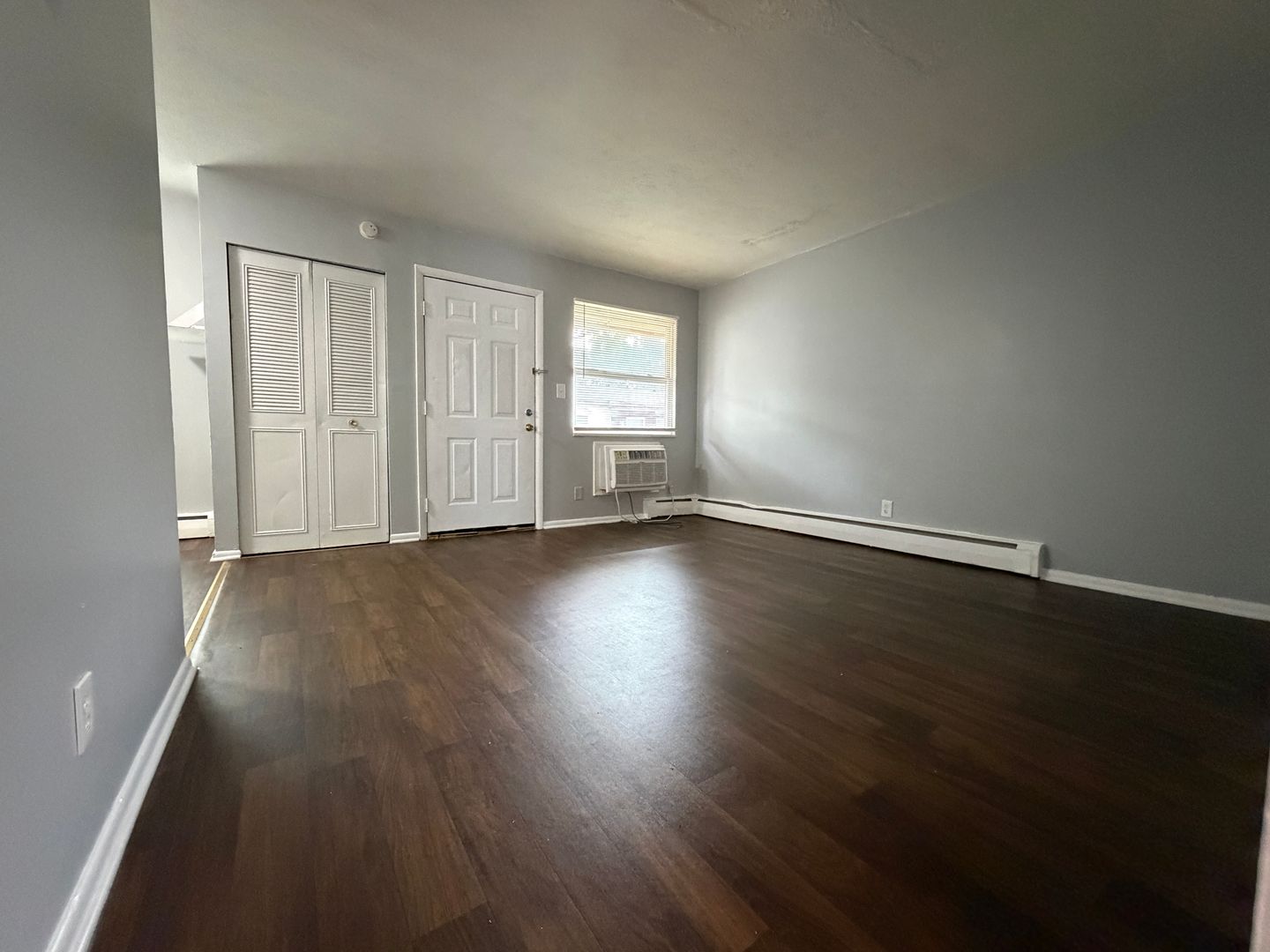 Louisville Apartment: 421 Poplar Level Court - 217