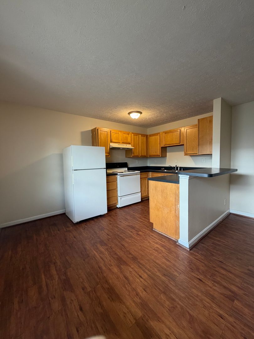 Louisville Apartment: 4200 Medallion Court - 414