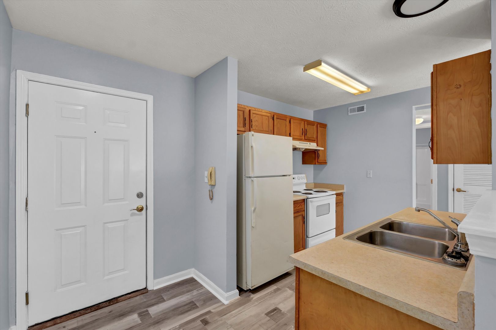 Louisville Apartment: 2132 Rowan Street - 114