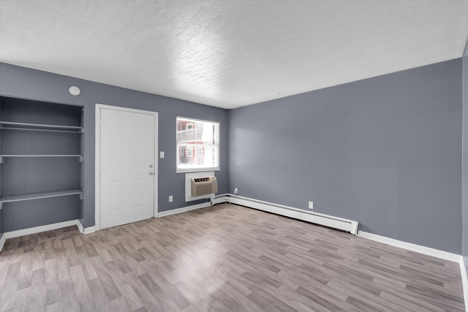 Louisville Apartment: 421 Poplar Level Court - 302