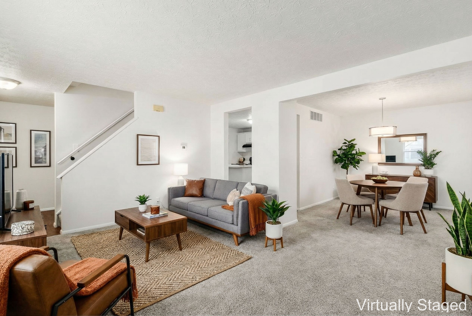 Reynoldsburg House: 6775 Centennial