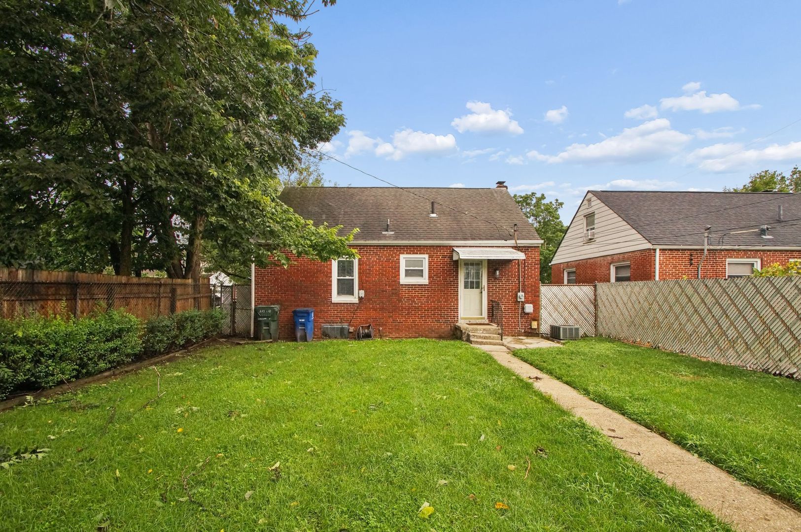 3010 Woodbine Place 9 of 11