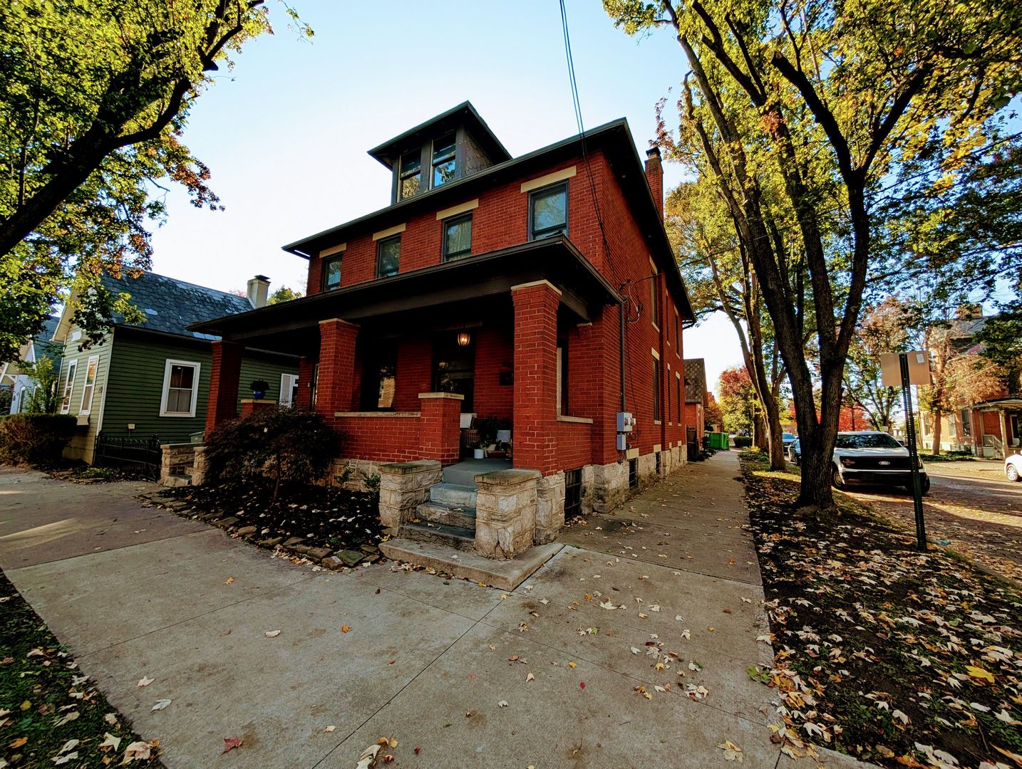 Columbus Townhome: 819 City Park Ave.