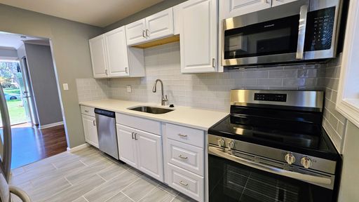 Designer Living in Worthington | Bespoke 2 BR Renovation