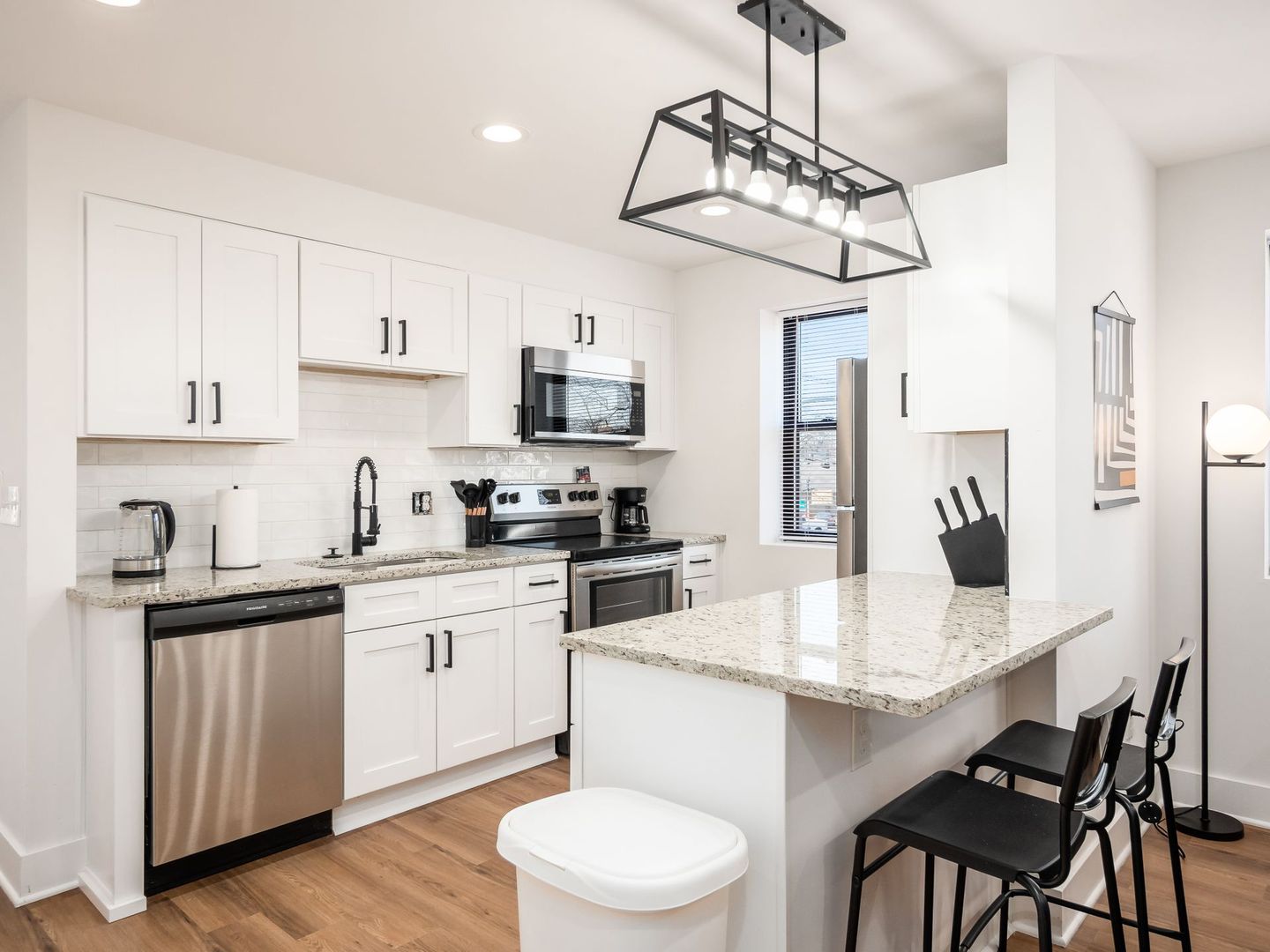 Columbus Apartment: 1656 E. Livingston Ave. - Apt #5
