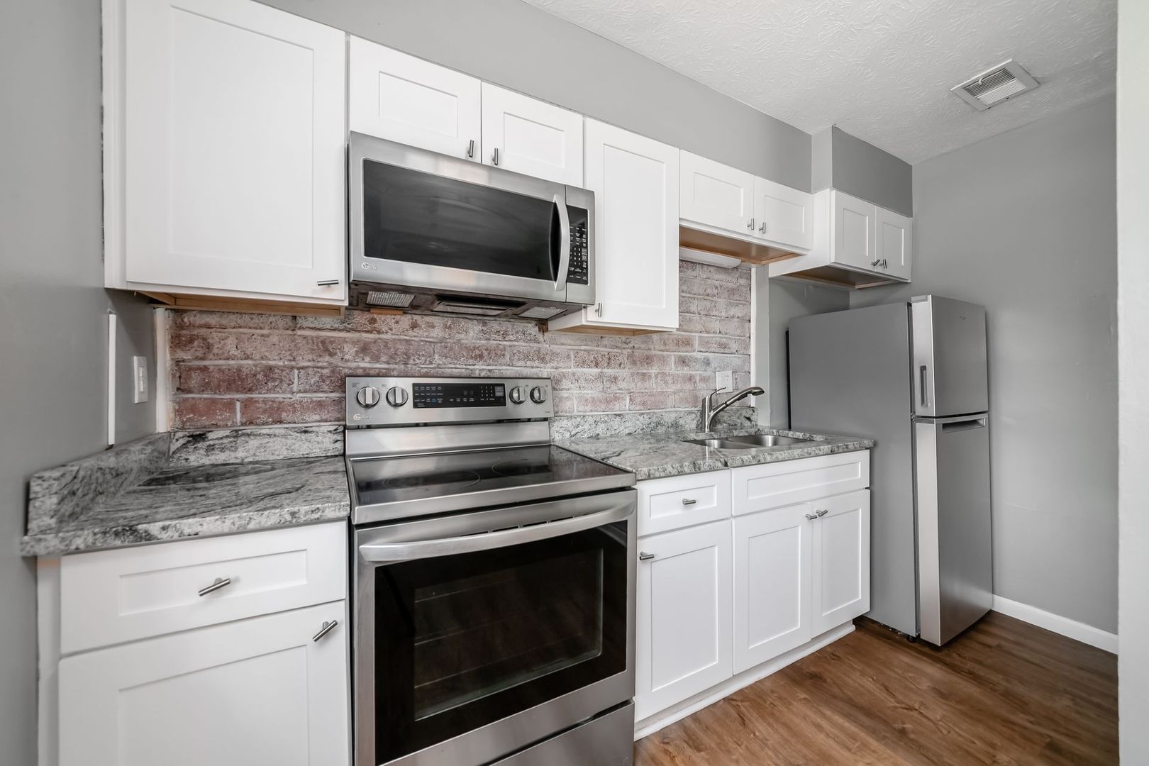 Columbus Apartment: 313 East Moler Street