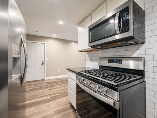 Stop Here! This Move In Special Is A Must Have! – photo 1