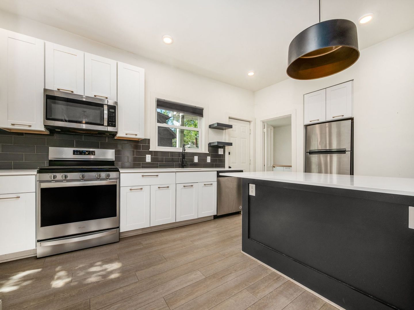 Columbus Apartment: 201-205 West 1st Avenue