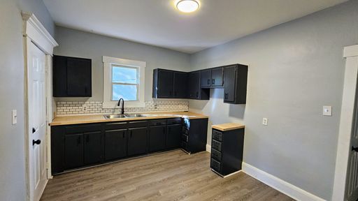 Modern Comfort Near Downtown Columbus! Extra half bath – photo 1