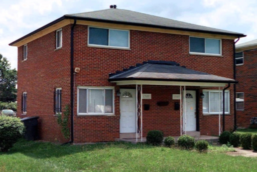 Spacious 2-Bedroom Apartment with Private Parking & In-Unit Laundry! – photo 1