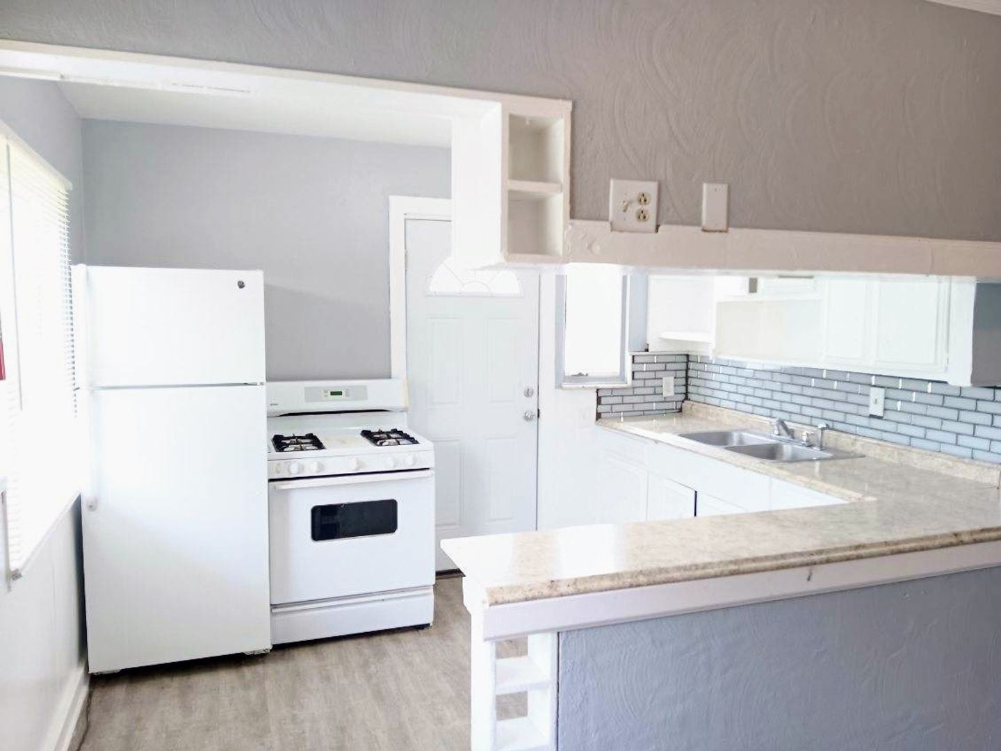 Columbus Apartment: 396-398 South Powell Avenue