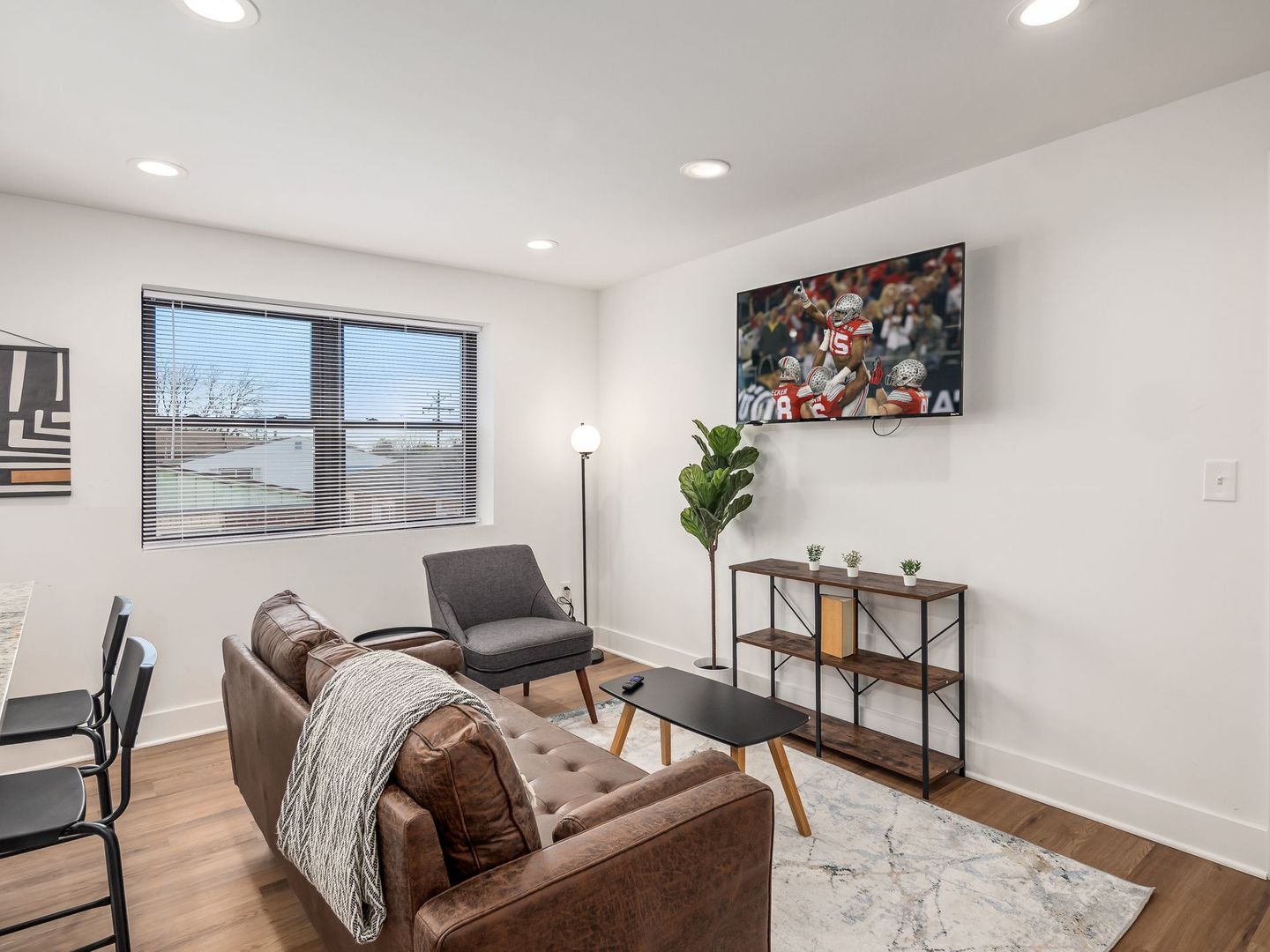 Columbus Apartment: 1656 E. Livingston Ave. - Apt..9