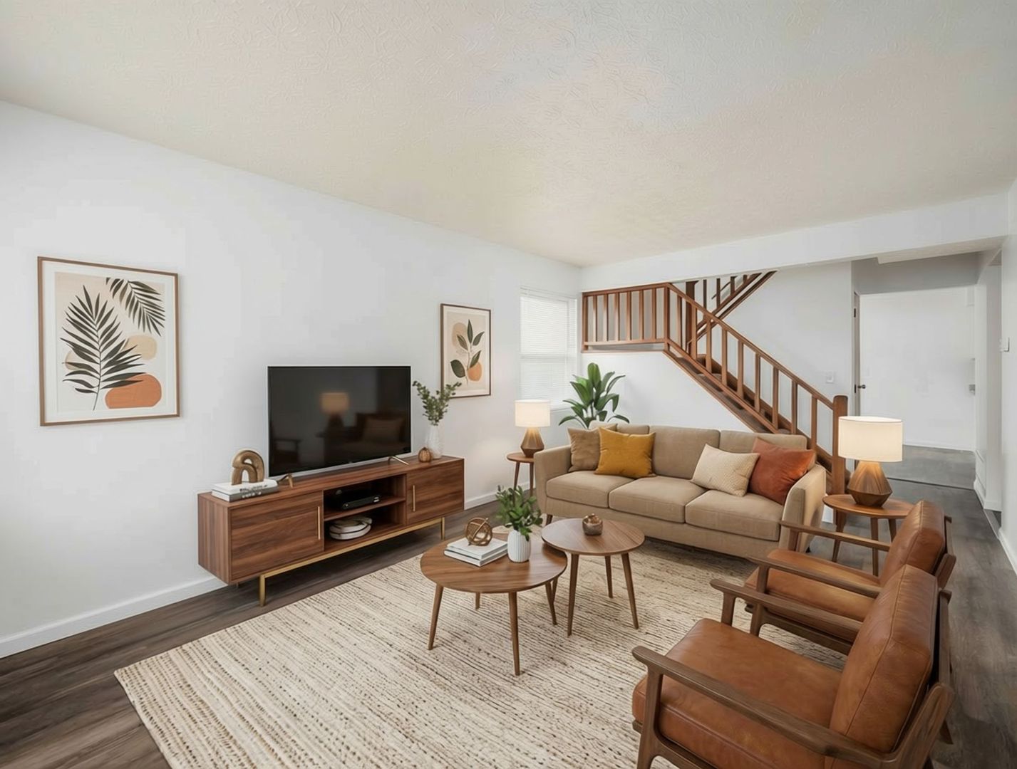 Hilliard Apartment: 4835 & 4837 Duke Phillip Dr.