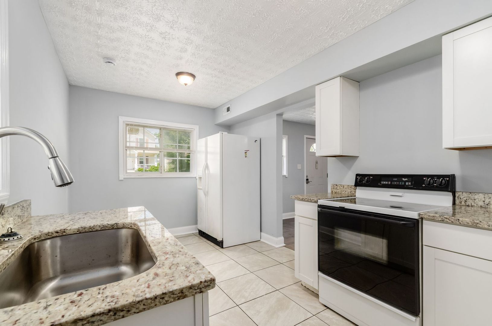 Columbus Apartment: 1061-1063 East 15th Avenue