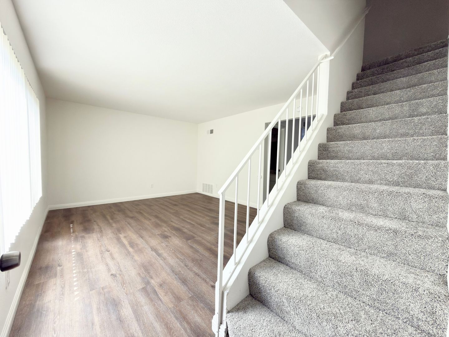 Oceanside Apartment: 2140 Via Camino Verde