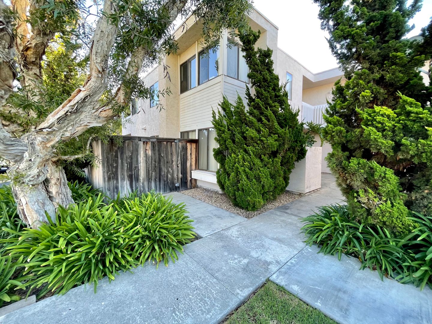 Oceanside Apartment: 136 Avenida Las Brisas