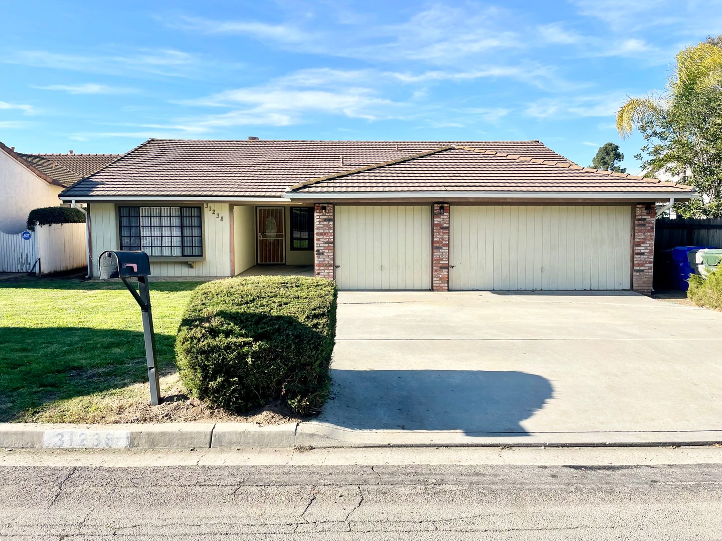 Bonsall House: 31238 Old River Road