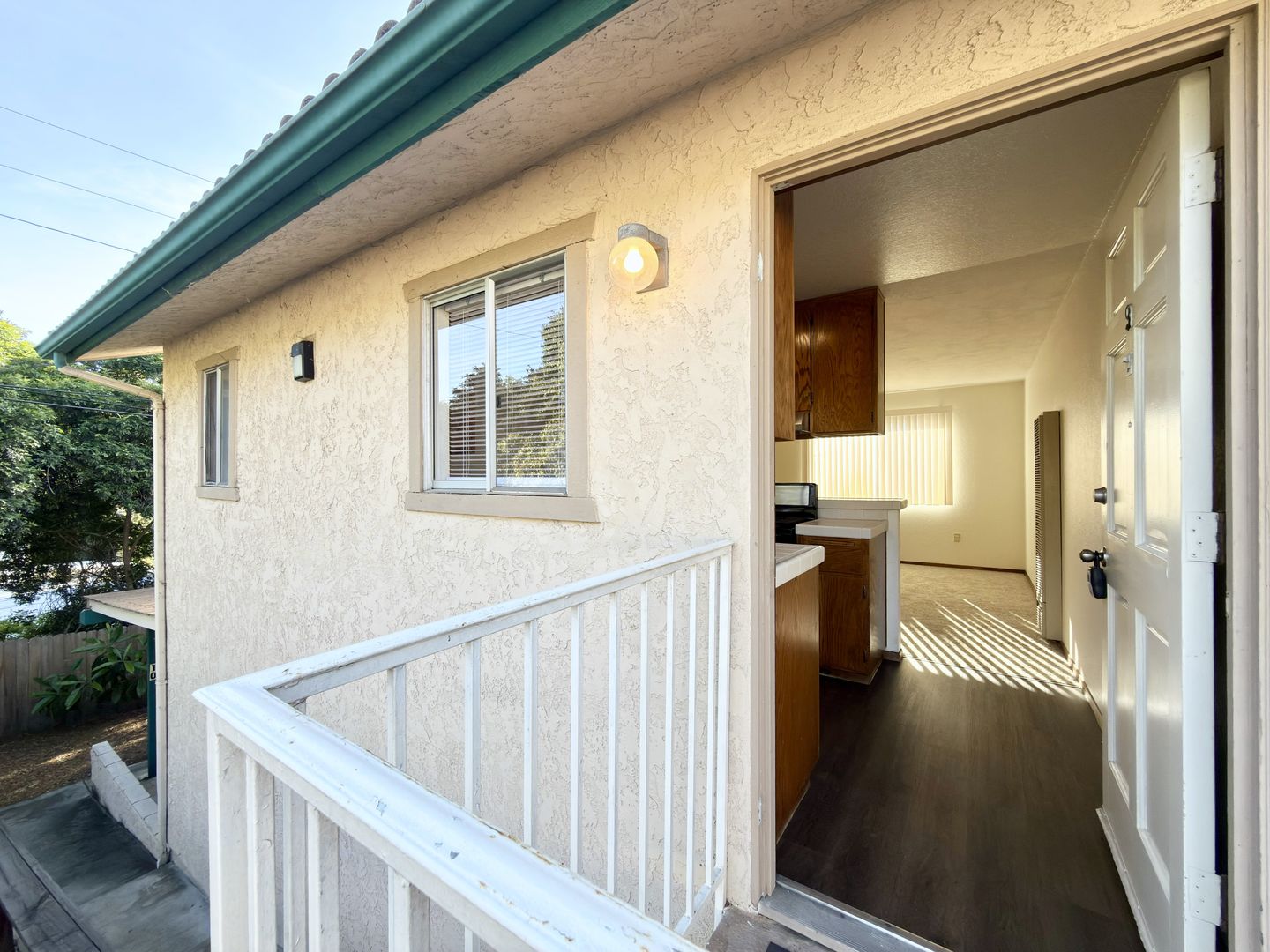 Vista Apartment: 695 Hillside Terrace