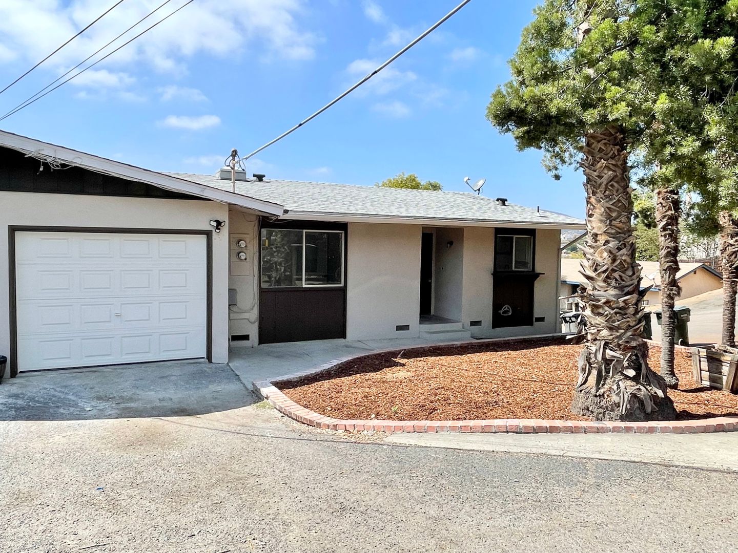 Vista Multiplex: 724 Franklin Lane