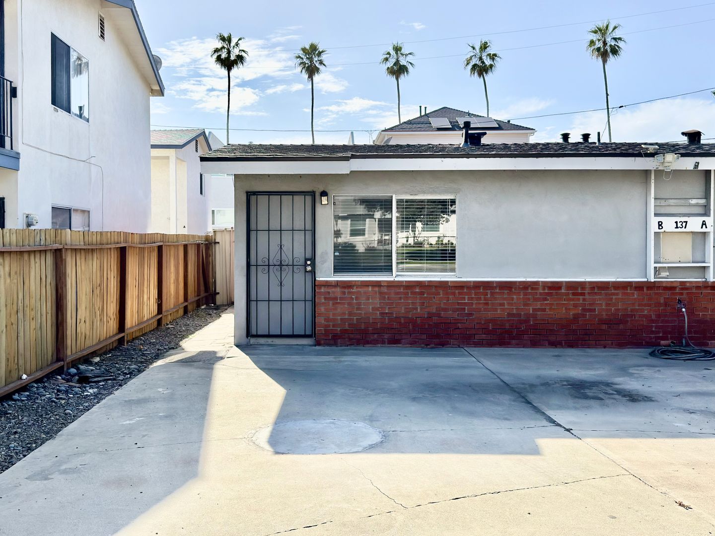 Oceanside Apartment: 137 S. Myers Street