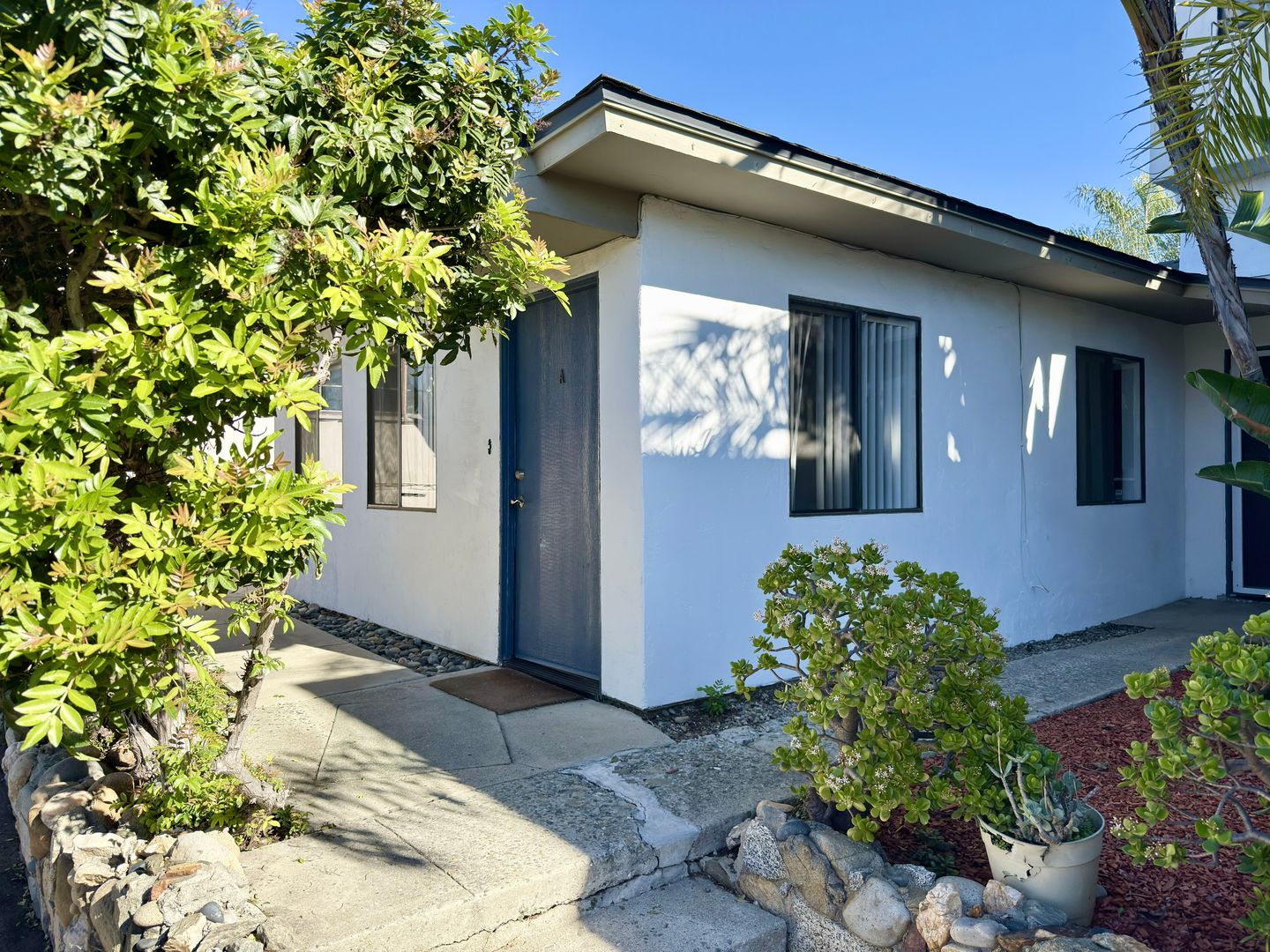 Oceanside Apartment: 548 Brooks Street