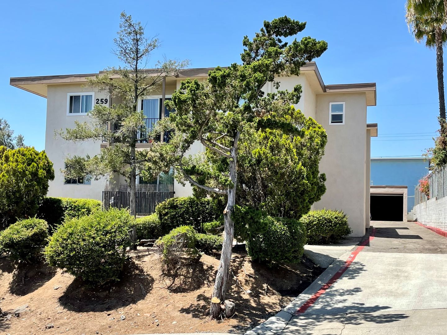 Vista Apartment: 259 Alestar Street