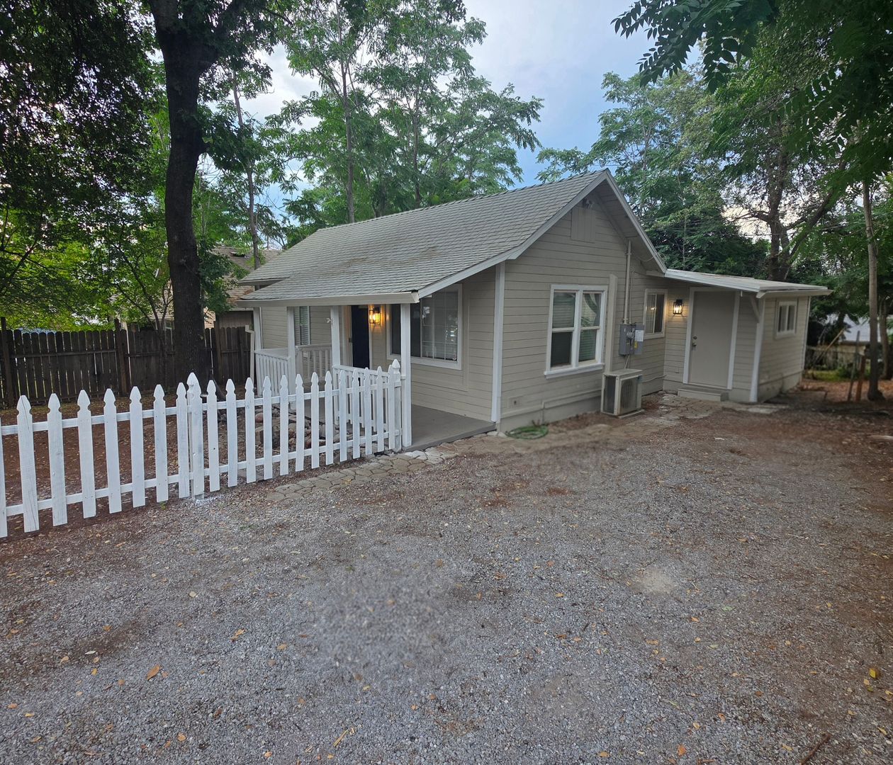Shasta Lake House: 4072 Flower Street