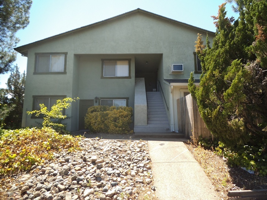 Redding Apartment: 989 Jamieson Court