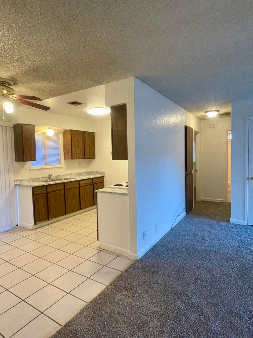 Shasta Lake Apartment: 1843 Shasta Street