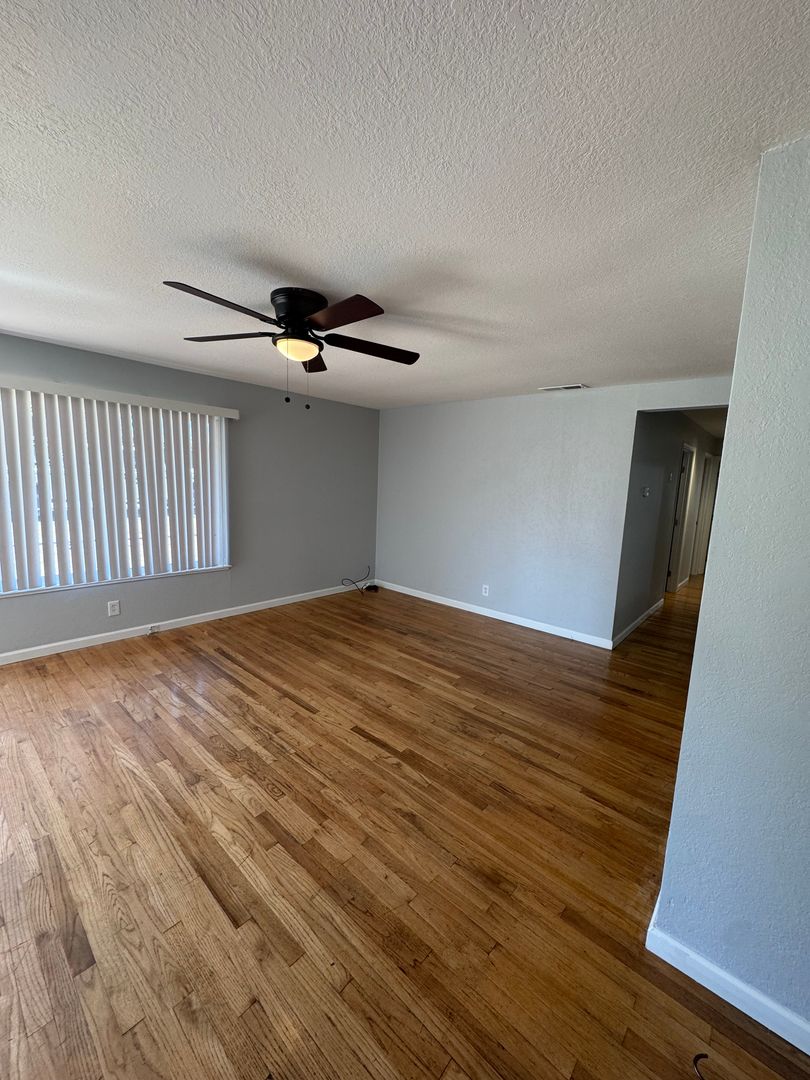 Shasta Lake House: 1129 Eugene Ave