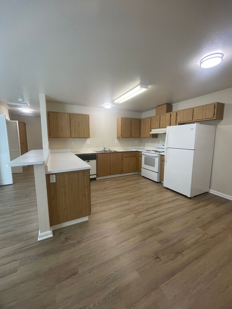 Redding Apartment: 802 Cally Court