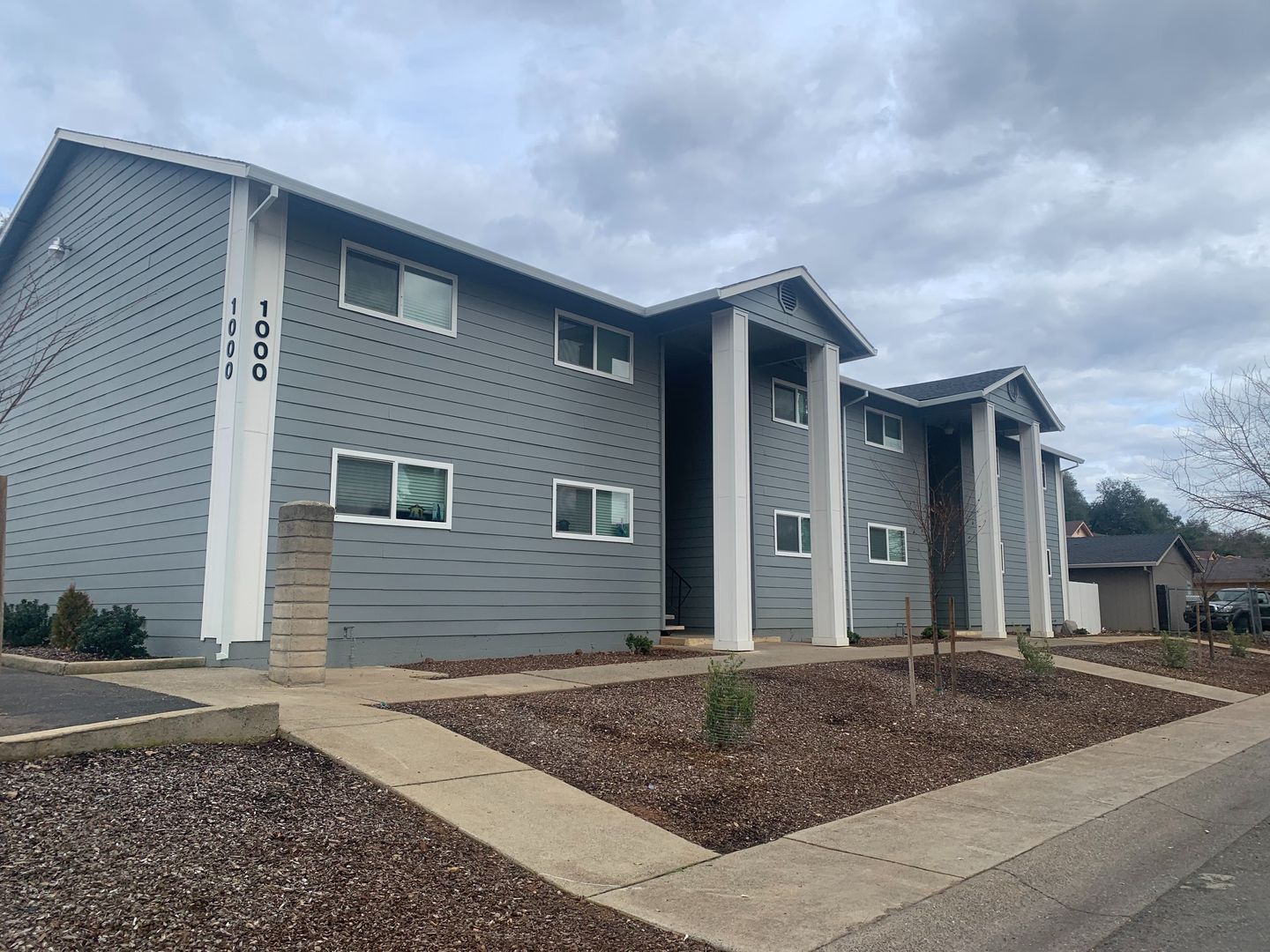 Redding Apartment: 1000 & 1030 Del Sol Place