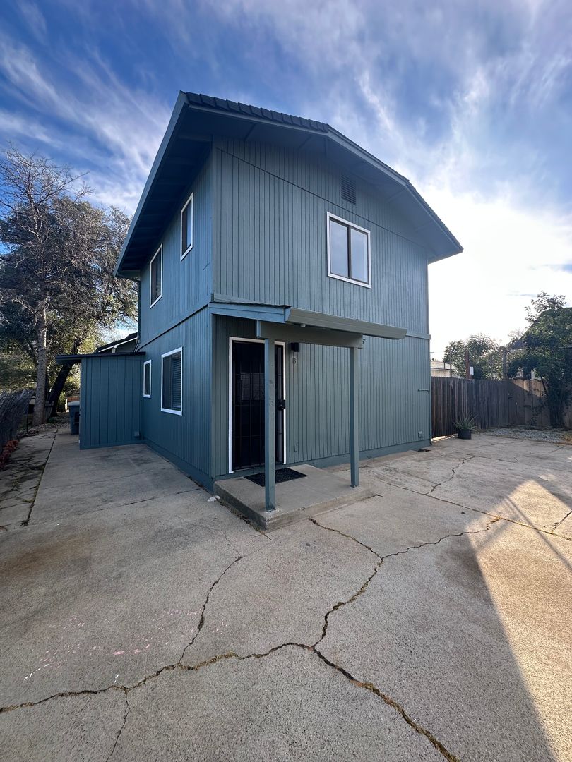 Redding Apartment: 1456 Magnolia Avenue