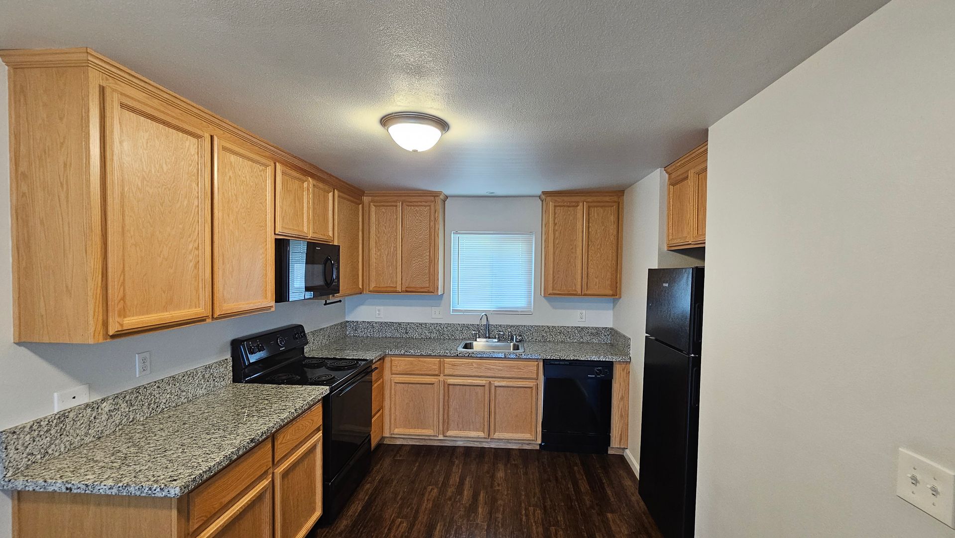 Redding Apartment: 2805 Pioneer Drive