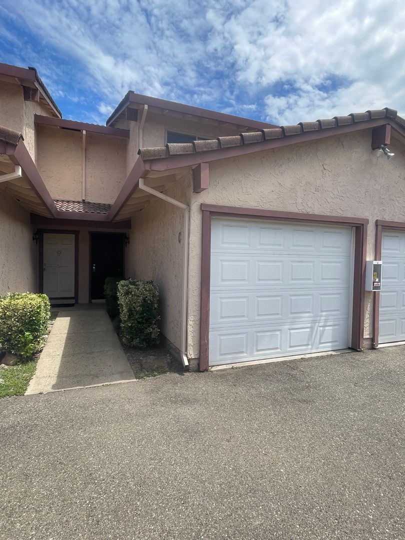 Redding Apartment: 1185 Lancers Lane