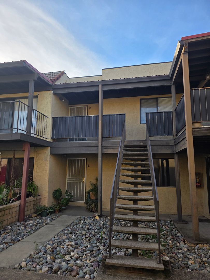 Redding Apartment: 549 Loma Street