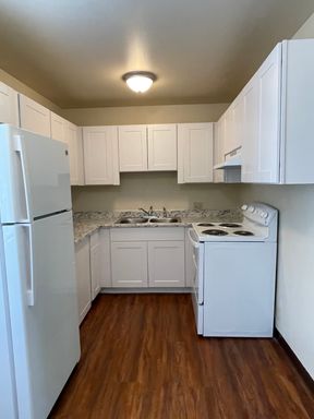 2 BED 1 BATH UPSTAIRS WITH WALK IN SHOWER – photo 1