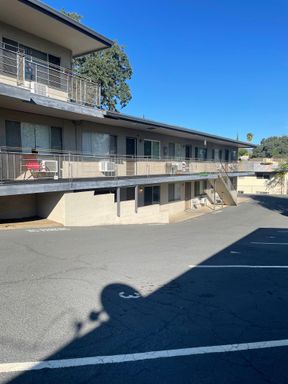 1 BED 1 BATH LOCATED IN REDDING – photo 1