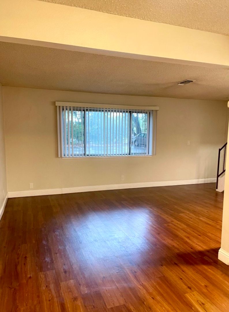 Redding Apartment: 3260, 3276, 3306 Alexander Drive