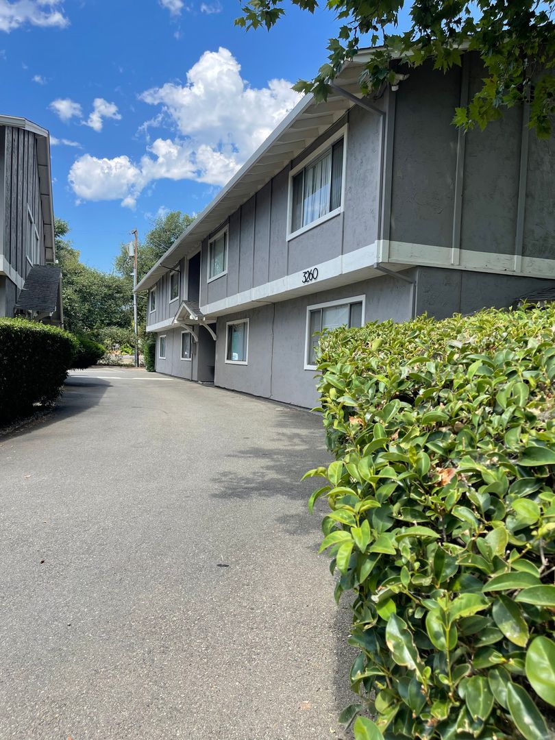 Redding Apartment: 3260, 3276, 3306 Alexander Drive