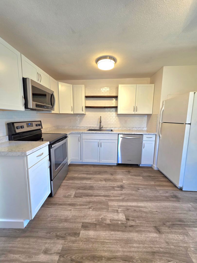 Redding House: 1121 Hawthorne Avenue